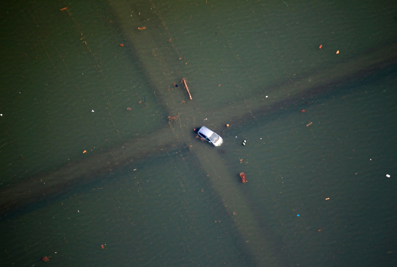 Illustration for article titled The Japan Quake's Most Powerful Photos (Updated)